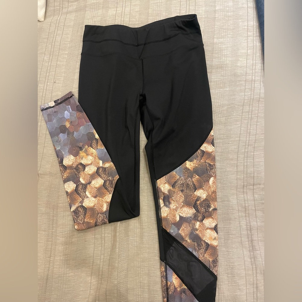 ATHLETIC LEGGINGS